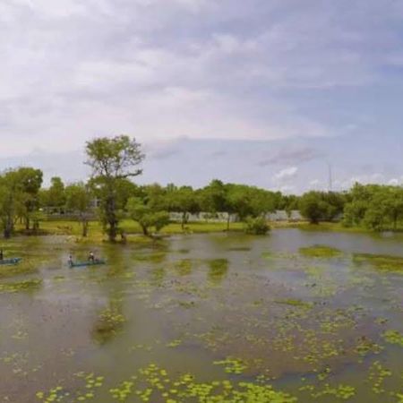 Grand Tamarind Lake กตรคาม ภายนอก รูปภาพ