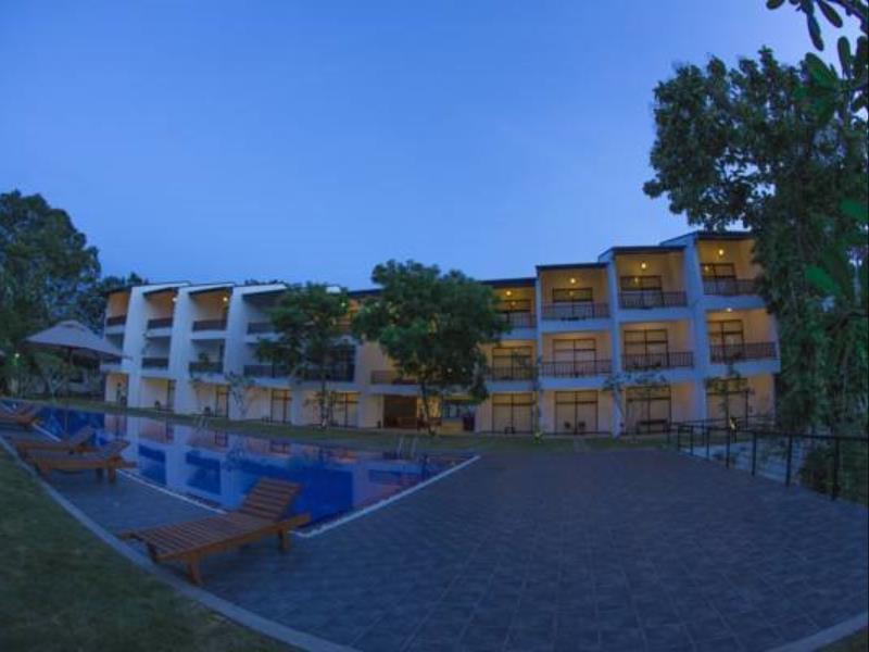 Grand Tamarind Lake กตรคาม ภายนอก รูปภาพ
